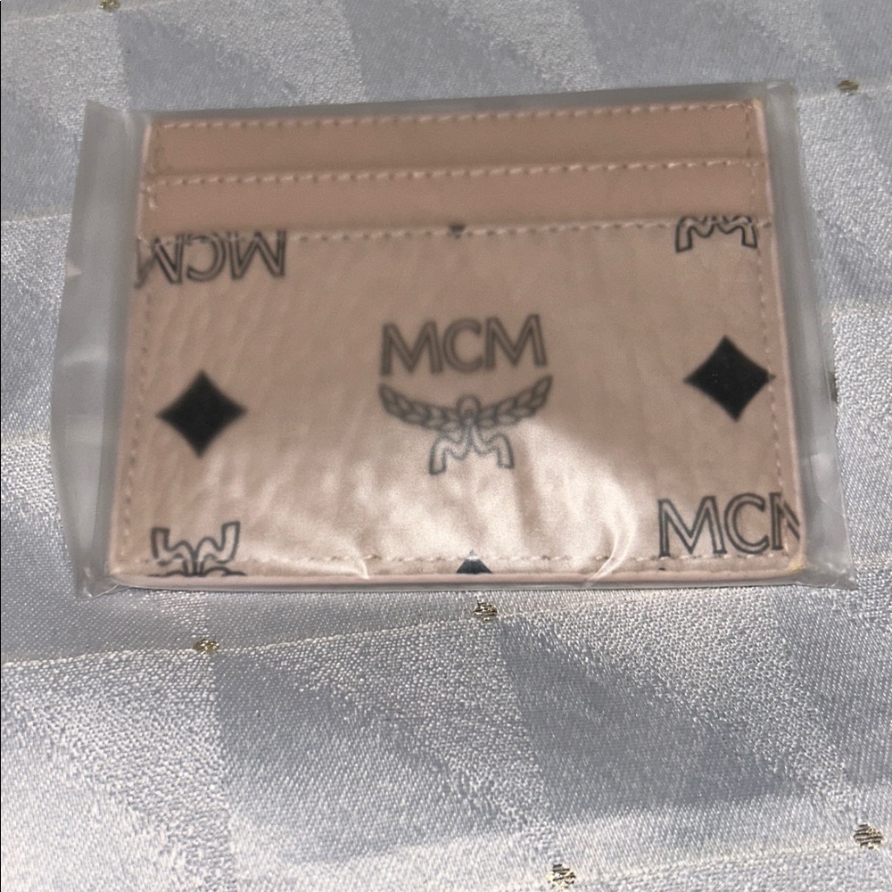 CARD HOLDER